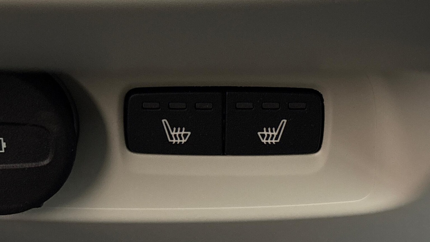 Used Volvo XC40 2025 for sale - 76565471: Photo 17