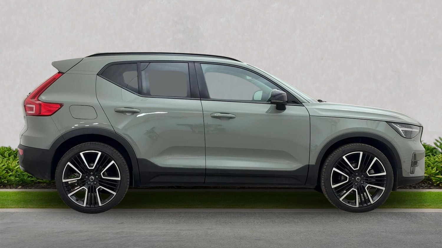 Used Volvo XC40 2025 for sale - 76565471: Photo 3