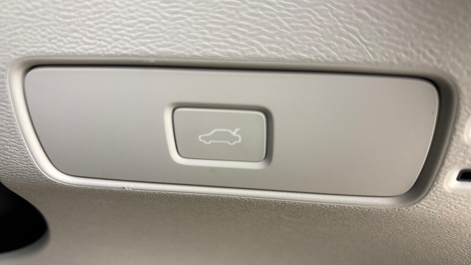 Used Volvo XC40 2025 for sale - 76565471: Photo 30