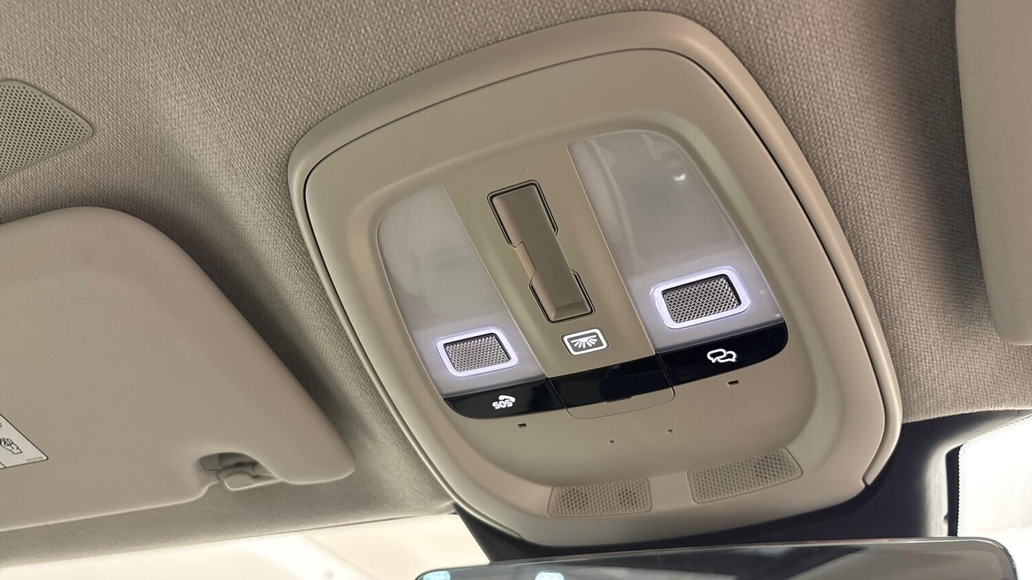 Used Volvo XC40 2025 for sale - 76565471: Photo 33