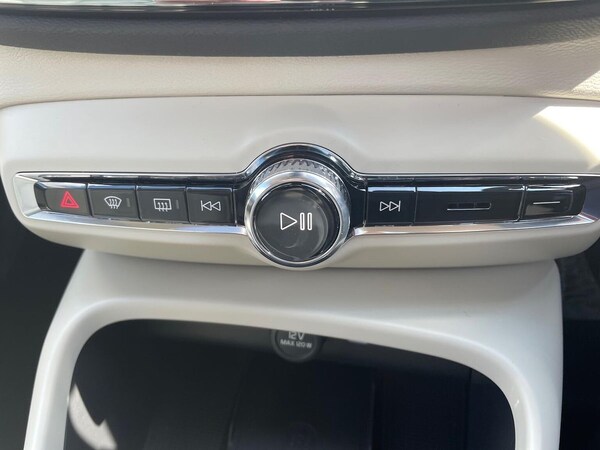 Used Volvo XC40 2025 for sale - 75740365: Photo 22