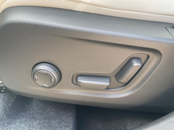 Used Volvo XC40 2025 for sale - 75740365: Photo 29