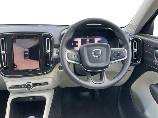 Used Volvo XC40 2025 for sale - 75740365: Photo 9