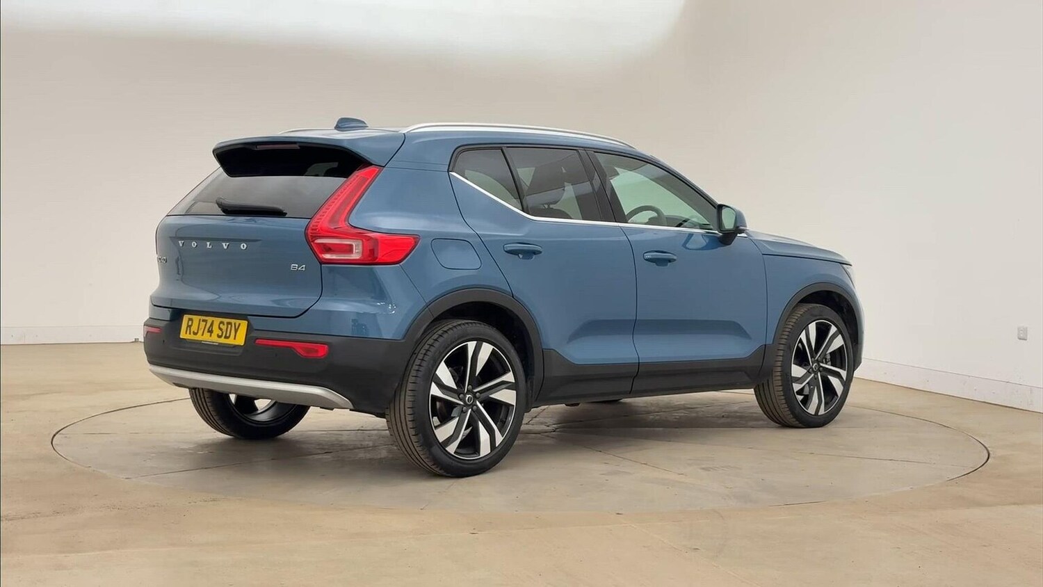 Used Volvo XC40 2024 for sale - 75982229: Photo 32