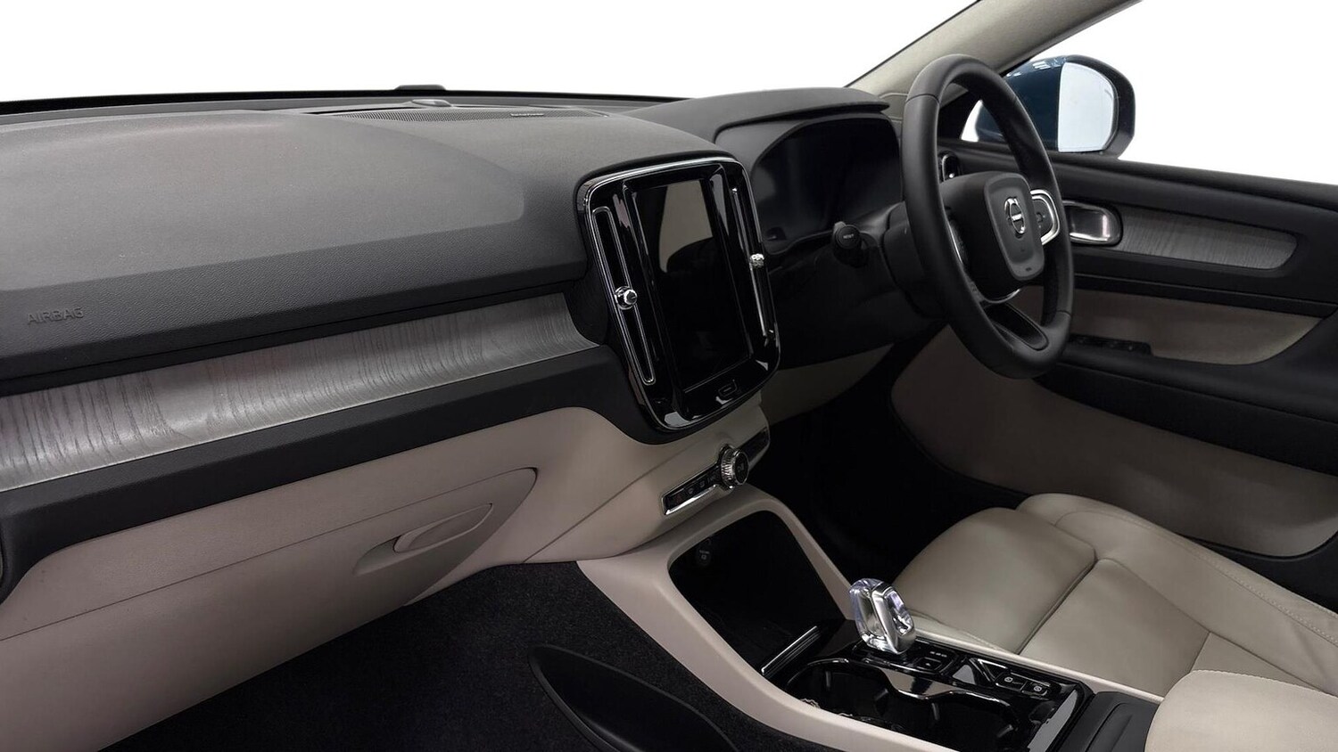 Used Volvo XC40 2024 for sale - 75982229: Photo 7