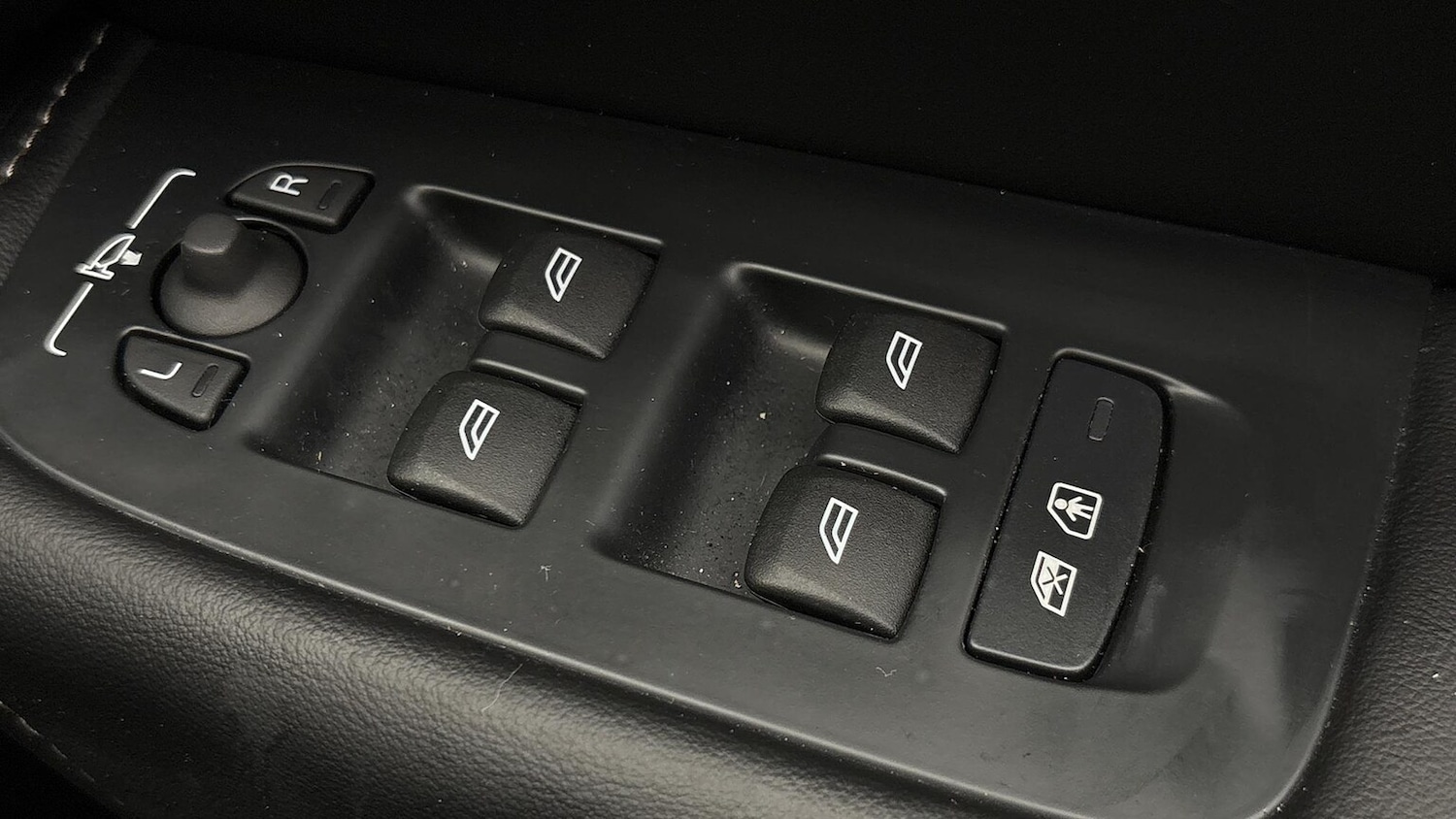 Used Volvo XC60 2025 for sale - 77998741: Photo 25