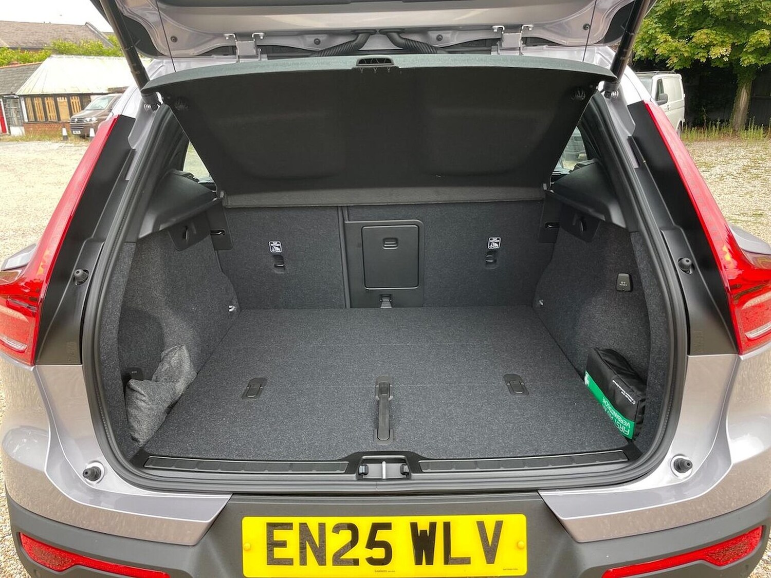 Used Volvo XC40 2025 for sale - 77487457: Photo 17