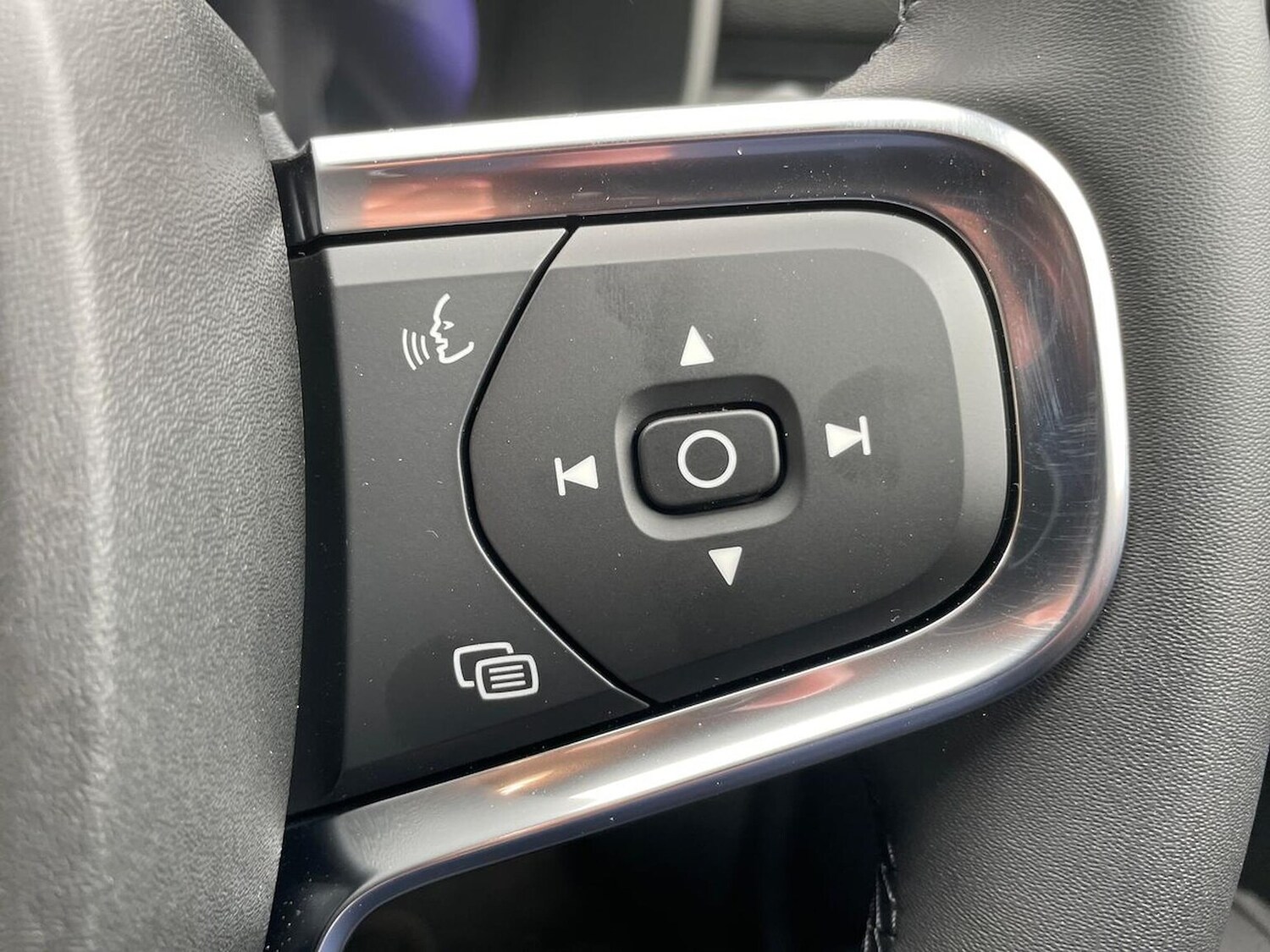 Used Volvo XC40 2025 for sale - 77487457: Photo 24