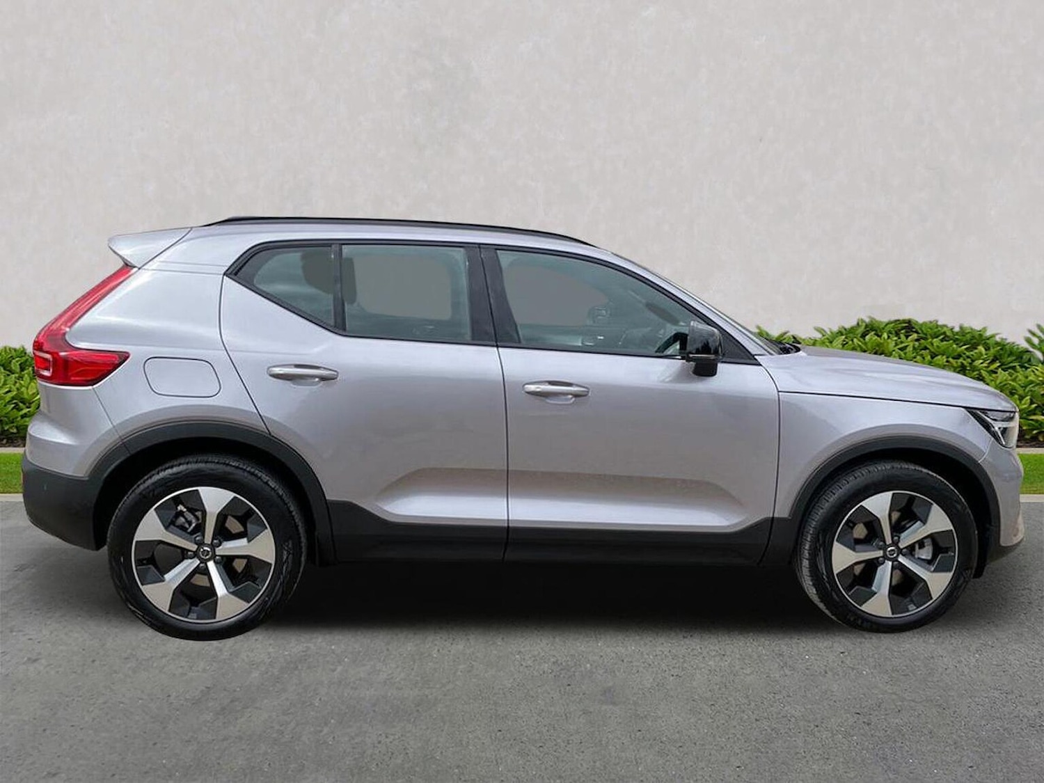 Used Volvo XC40 2025 for sale - 77487457: Photo 3