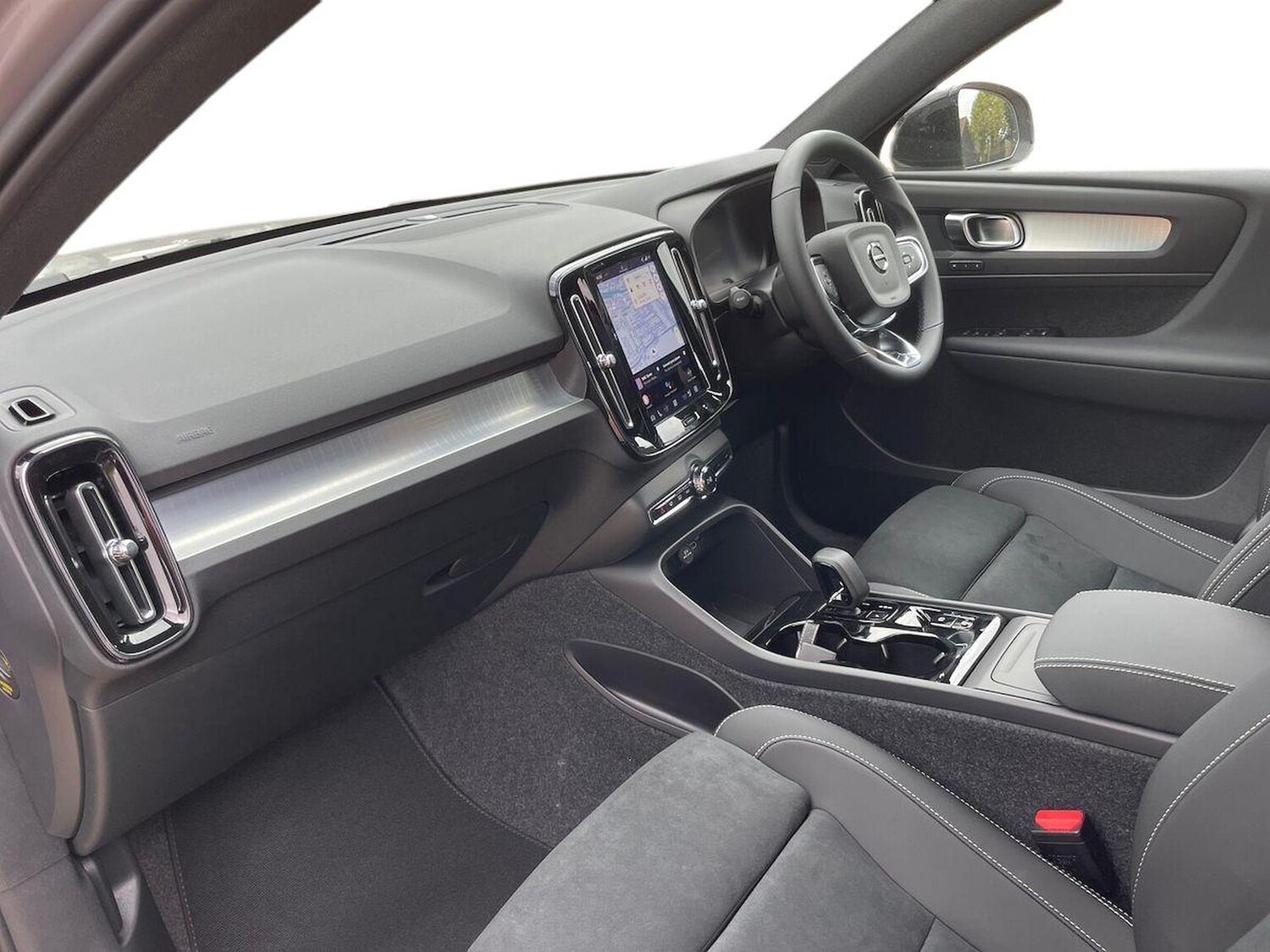 Used Volvo XC40 2025 for sale - 77487457: Photo 7