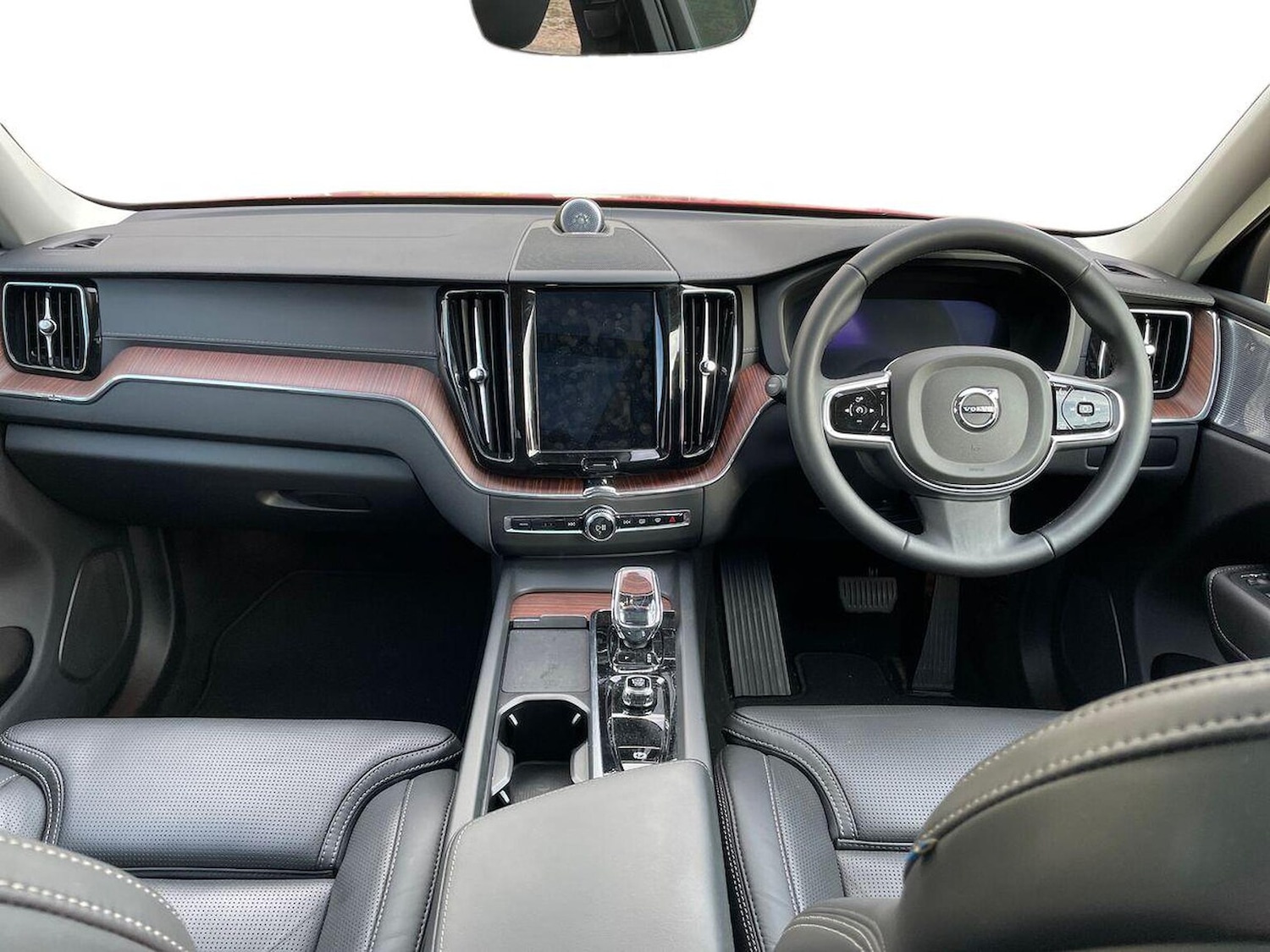 Used Volvo XC60 2024 for sale - 76464669: Photo 8