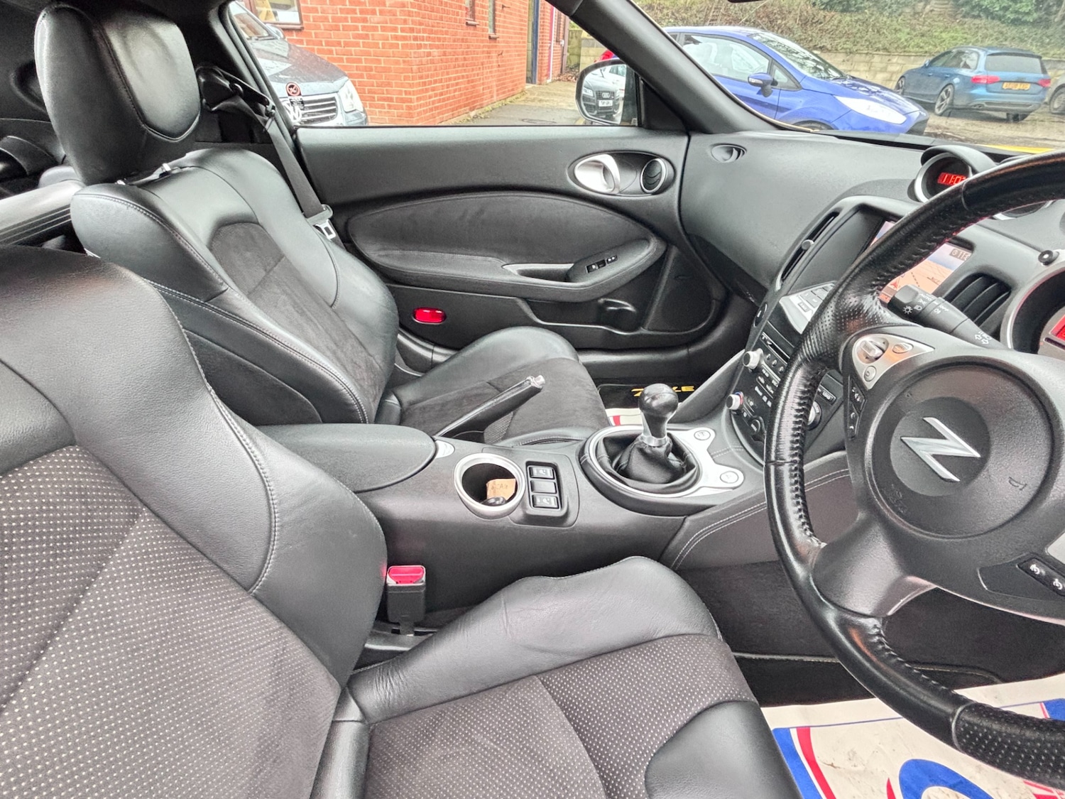 Used Nissan 370 Z 2010 for sale - 77324523: Photo 24