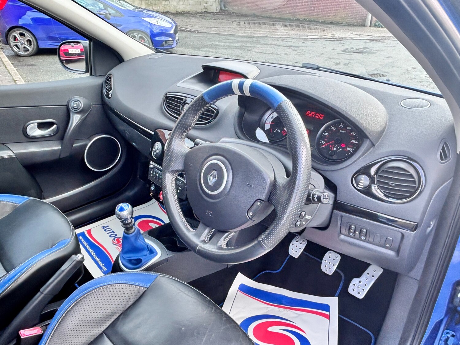 Used Renault Clio 2010 for sale - 77604521: Photo 25