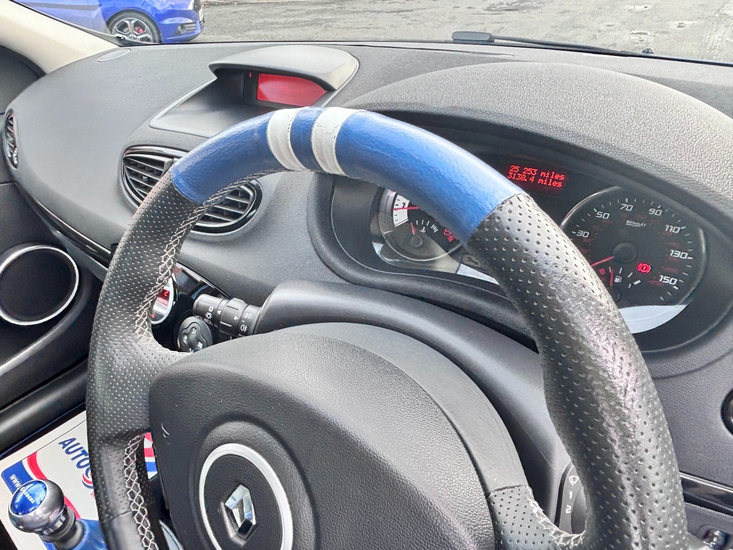 Used Renault Clio 2010 for sale - 77604521: Photo 27