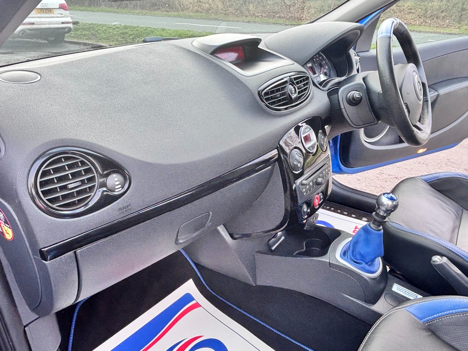 Used Renault Clio 2010 for sale - 77604521: Photo 31