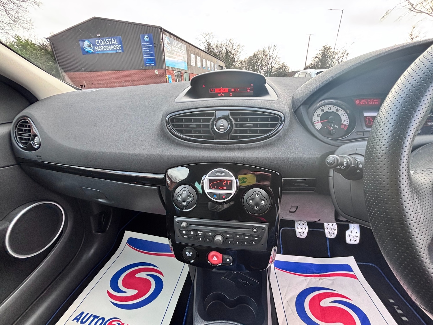 Used Renault Clio 2010 for sale - 77604521: Photo 35