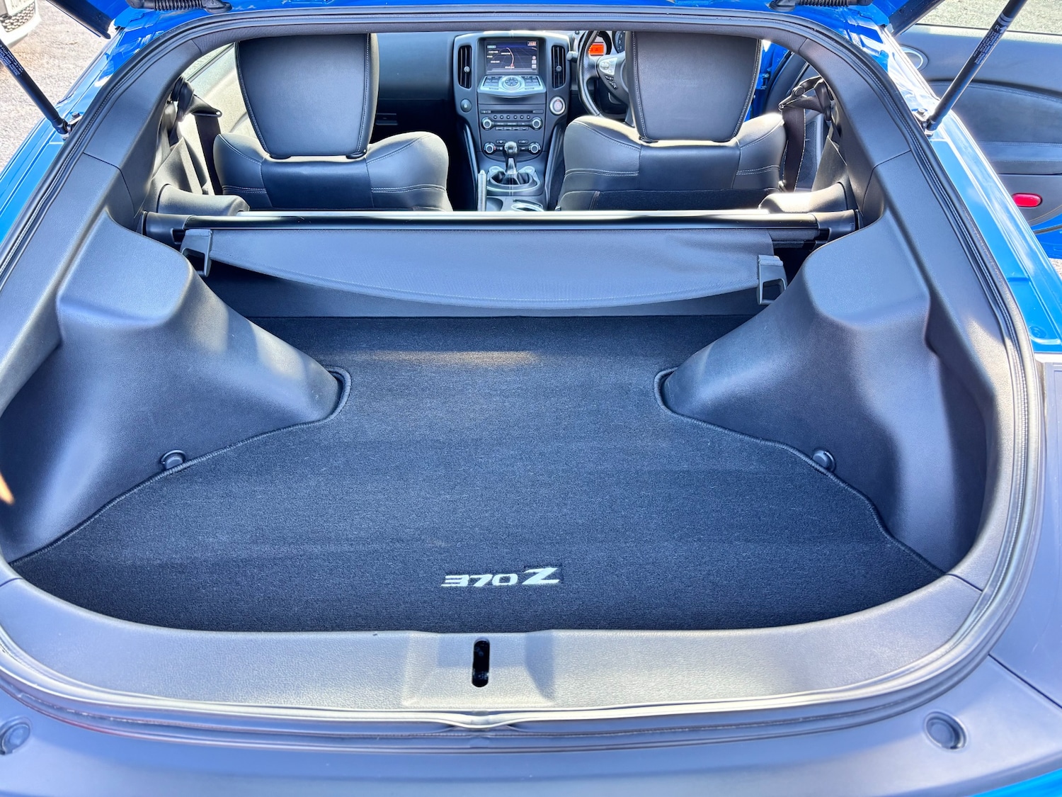 Used Nissan 370 Z 2011 for sale - 76366355: Photo 16