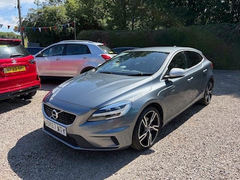 Used Volvo V40 2017 for sale - 79098255: Photo