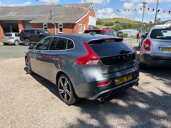 Used Volvo V40 2017 for sale - 79098255: Photo