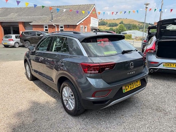 Used Volkswagen T-Roc 2023 for sale - 79232306: Photo