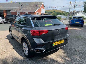 Used Volkswagen T-Roc 2020 for sale - 75409927: Photo