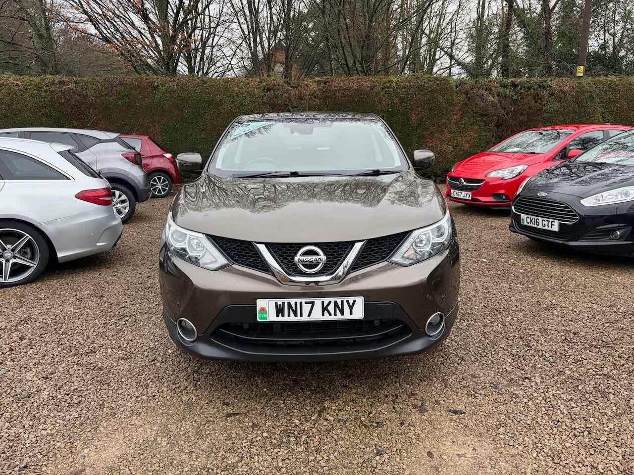 Used Nissan Qashqai 2017 for sale - 77690890: Photo 2