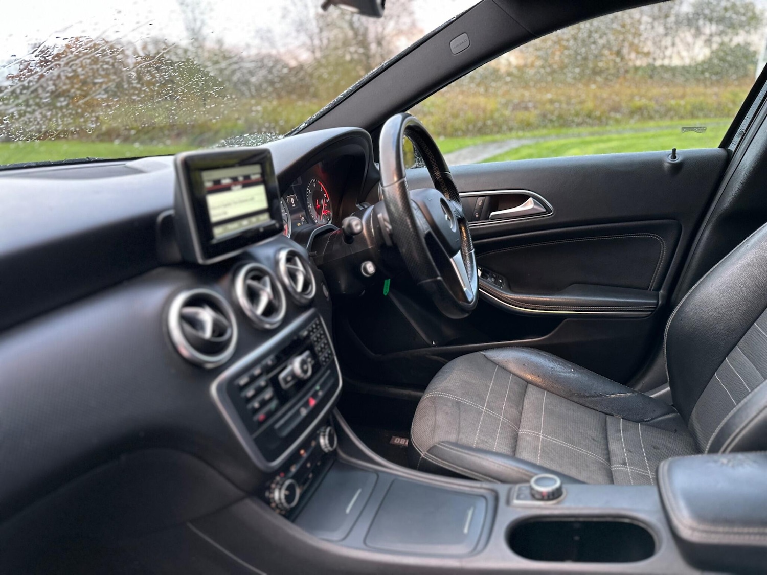 Used Mercedes-Benz A-Class 2014 for sale - 76484567: Photo 24