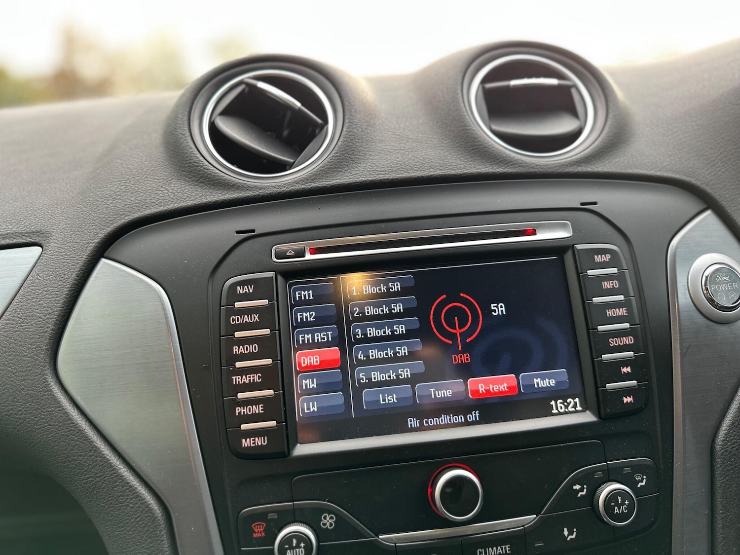 Used Ford Mondeo 2014 for sale - 76404972: Photo 41