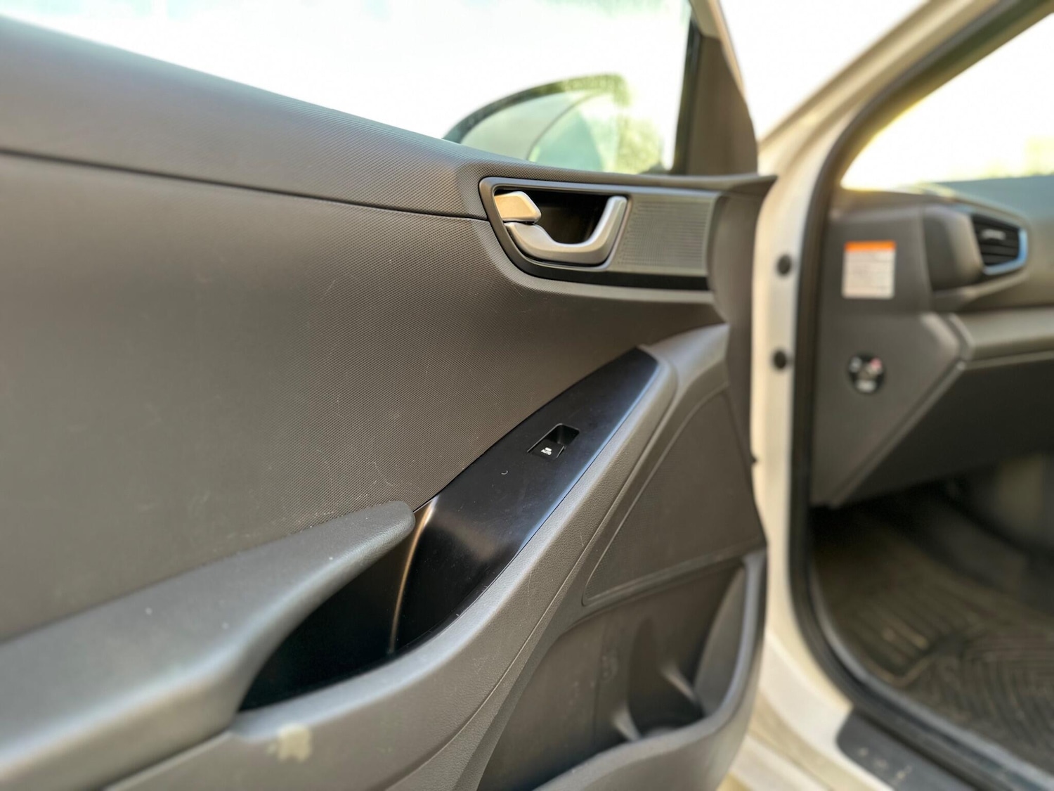 Used Hyundai IONIQ 2017 for sale - 76759438: Photo 39