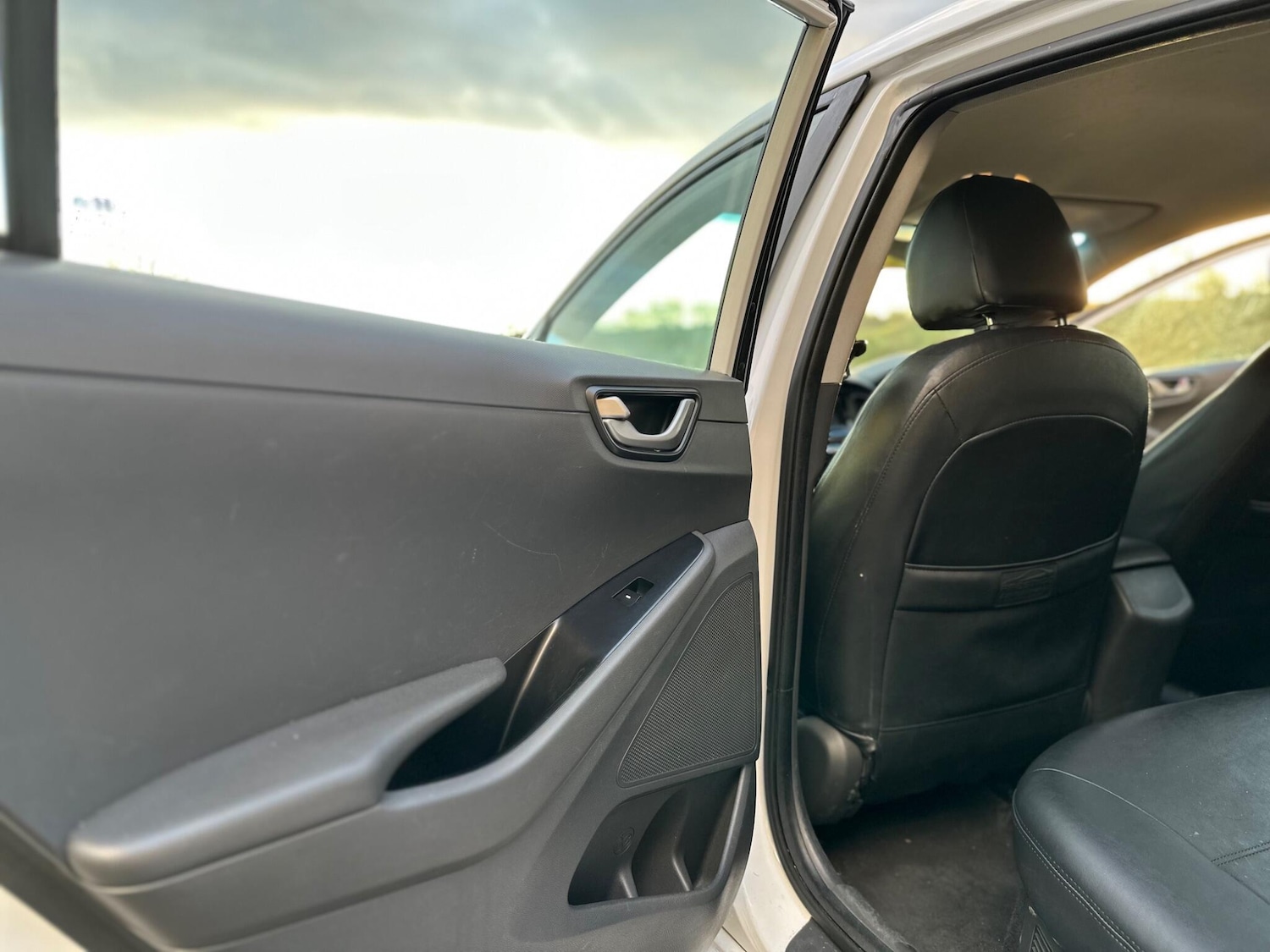 Used Hyundai IONIQ 2017 for sale - 76759438: Photo 40