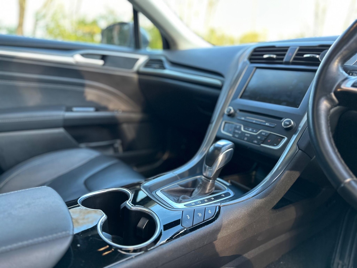 Used Ford Mondeo 2015 for sale - 76759280: Photo 24