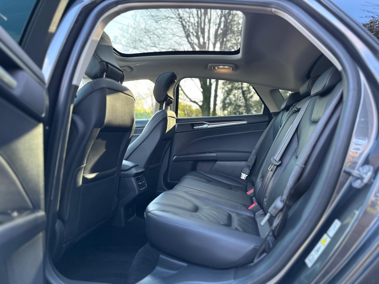 Used Ford Mondeo 2015 for sale - 76759280: Photo 34