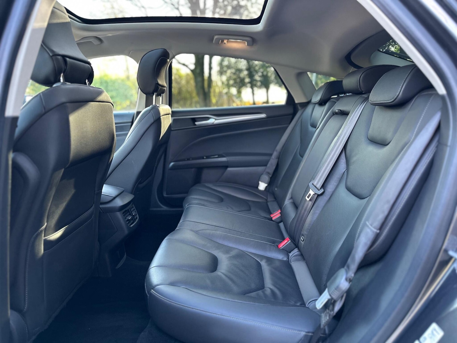 Used Ford Mondeo 2015 for sale - 76759280: Photo 35