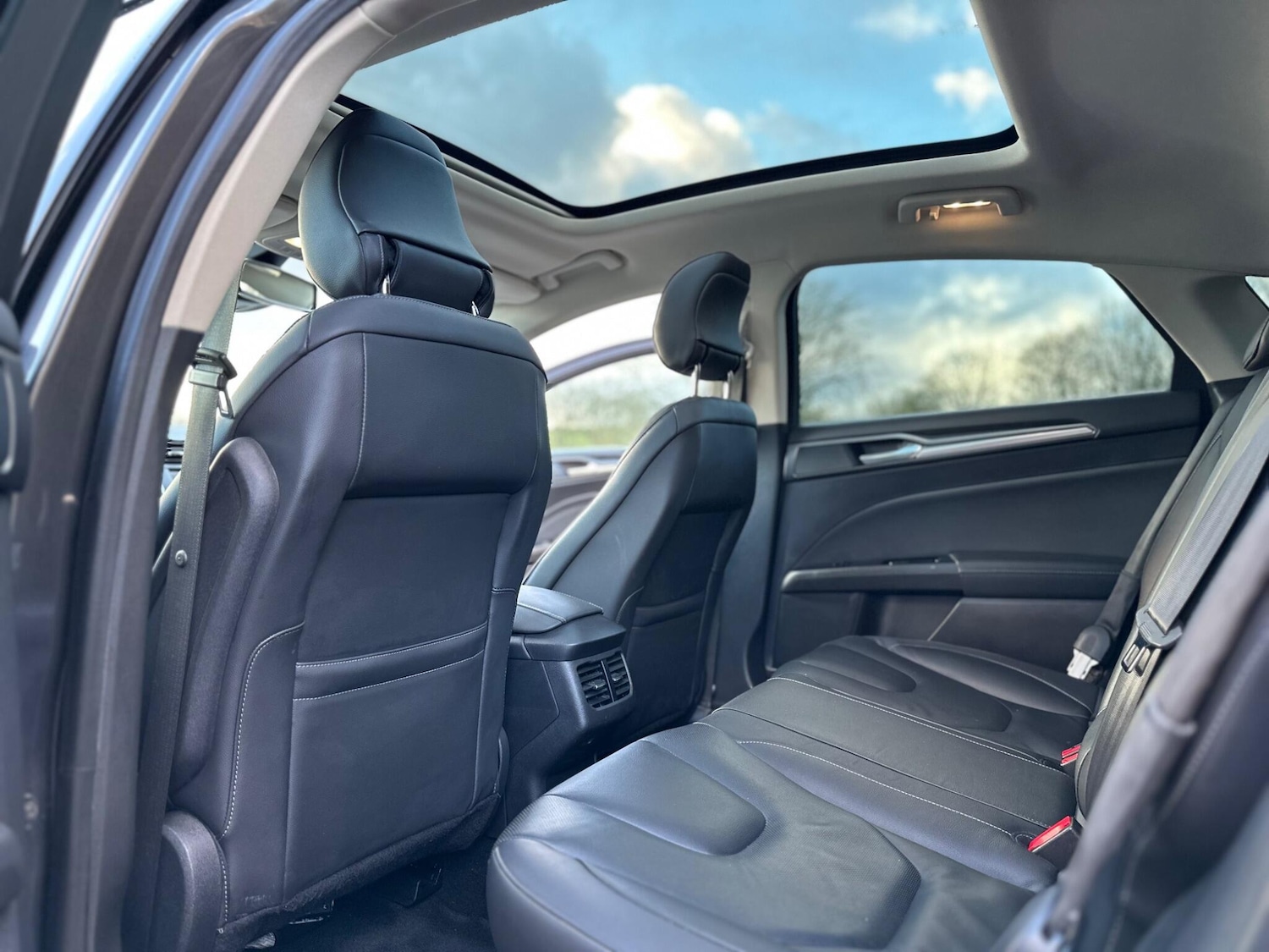 Used Ford Mondeo 2015 for sale - 76759280: Photo 42