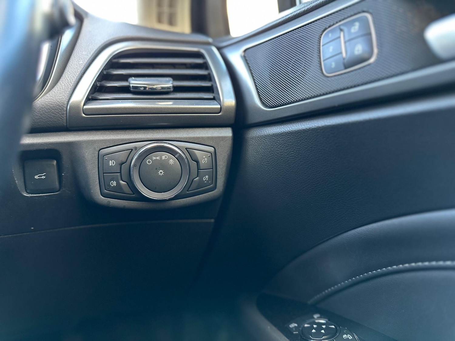 Used Ford Mondeo 2015 for sale - 76759280: Photo 48