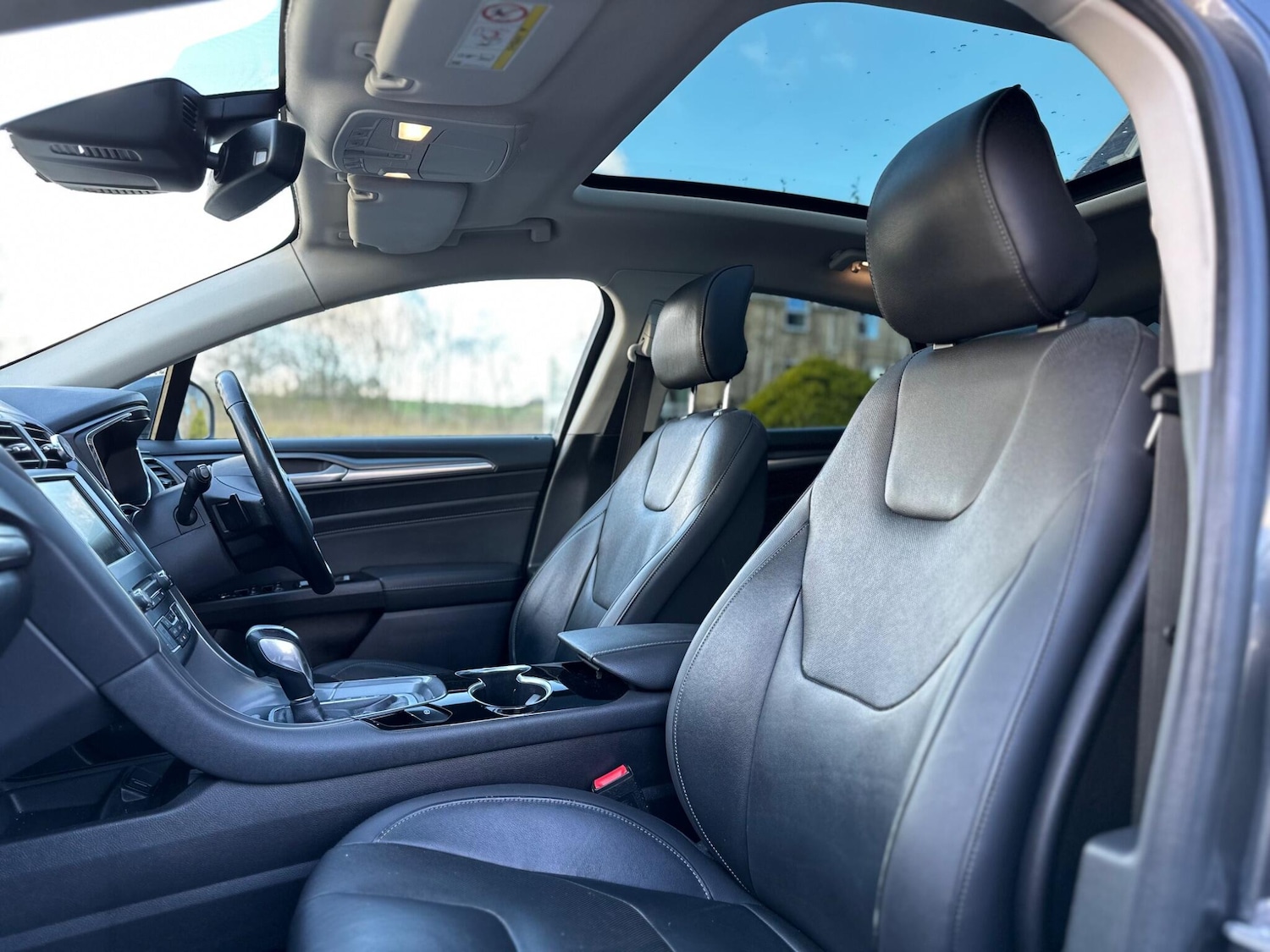 Used Ford Mondeo 2015 for sale - 76759280: Photo 77