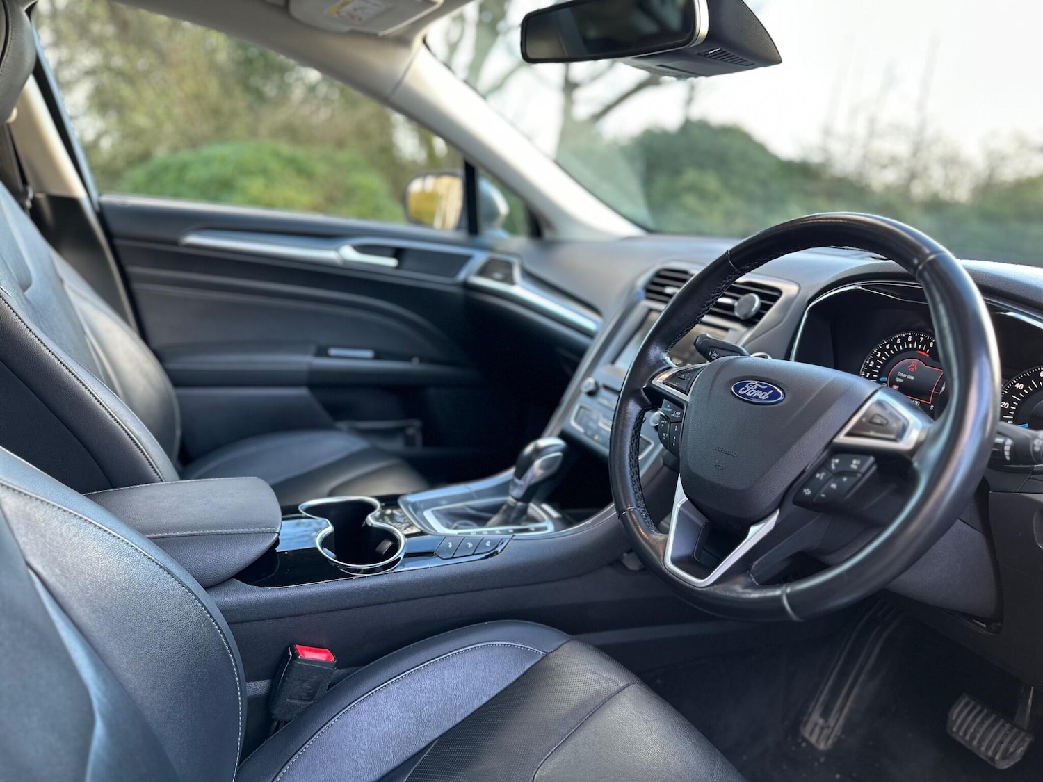 Used Ford Mondeo 2015 for sale - 76759280: Photo 87