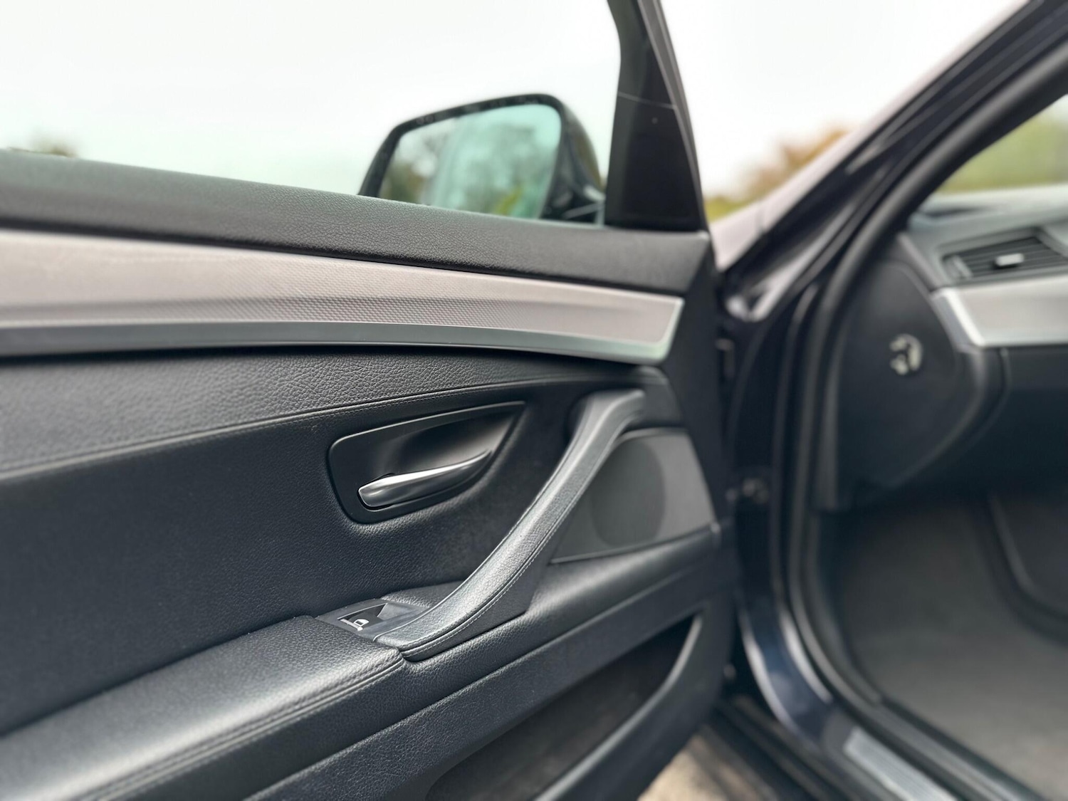 Used BMW 5 Series 2016 for sale - 76425795: Photo 30