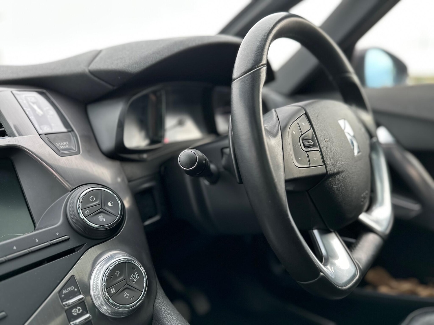 Used Citroen DS5 2014 for sale - 76432952: Photo 10