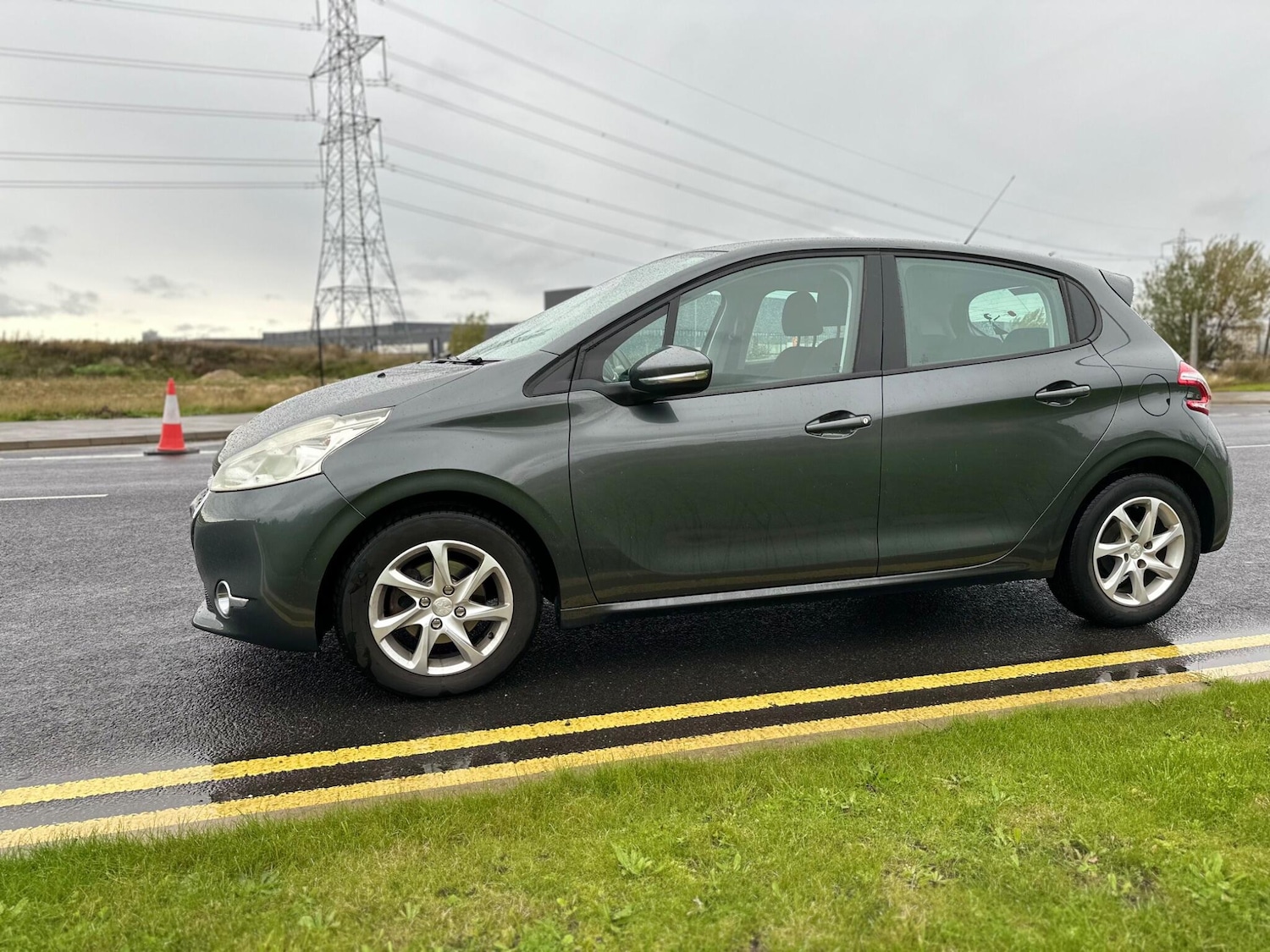 Used Peugeot 208 2013 for sale - 76404971: Photo 14
