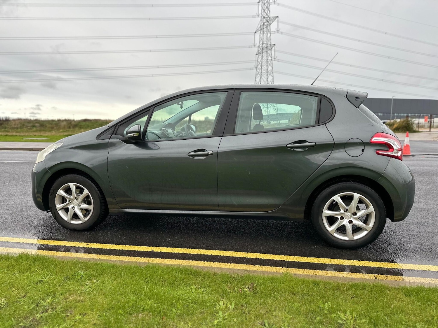 Used Peugeot 208 2013 for sale - 76404971: Photo 16