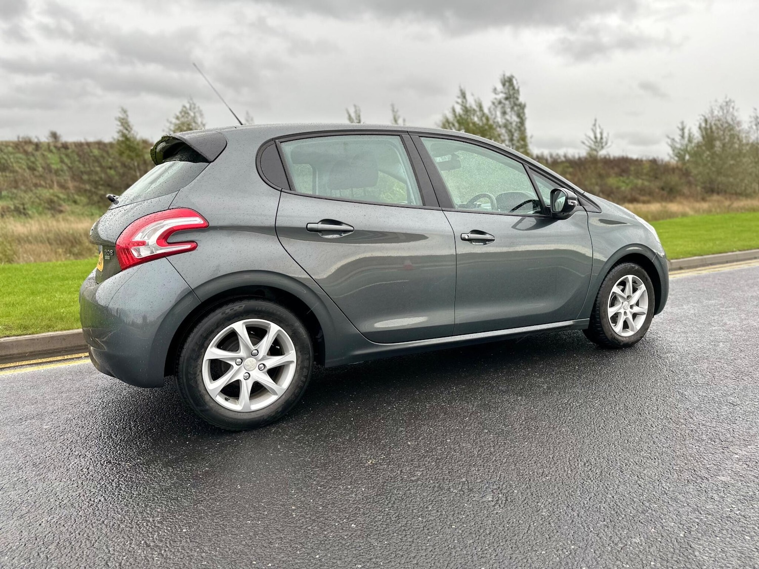 Used Peugeot 208 2013 for sale - 76404971: Photo 21