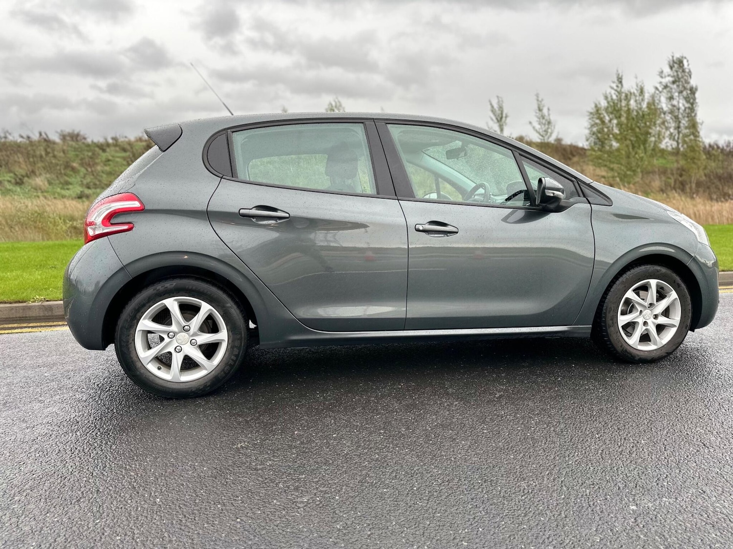 Used Peugeot 208 2013 for sale - 76404971: Photo 22