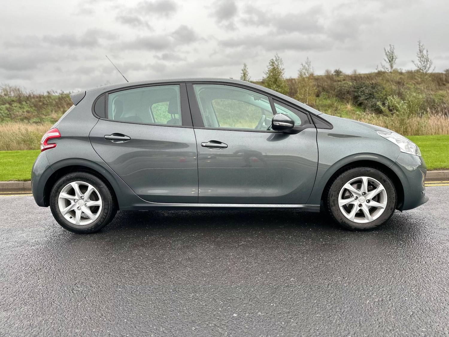 Used Peugeot 208 2013 for sale - 76404971: Photo 23