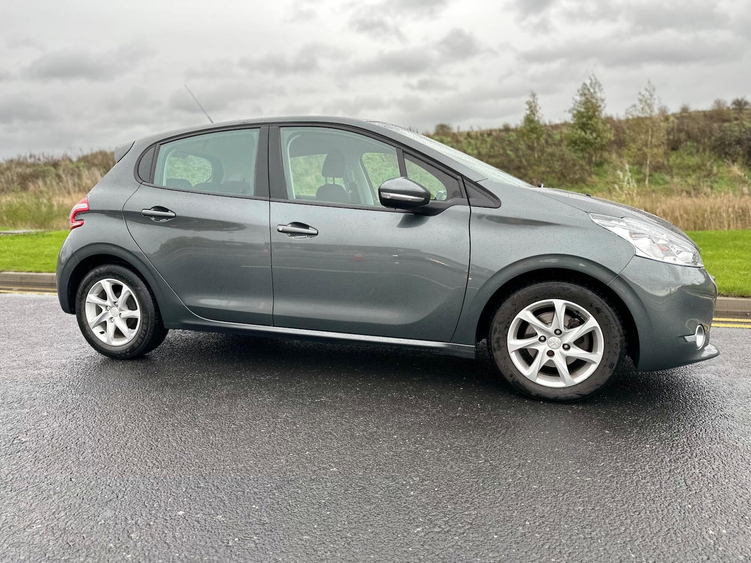 Used Peugeot 208 2013 for sale - 76404971: Photo 24