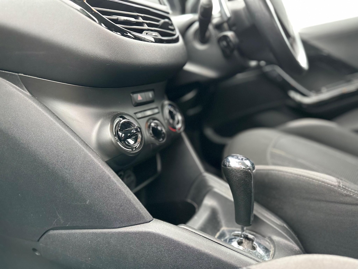 Used Peugeot 208 2013 for sale - 76404971: Photo 30