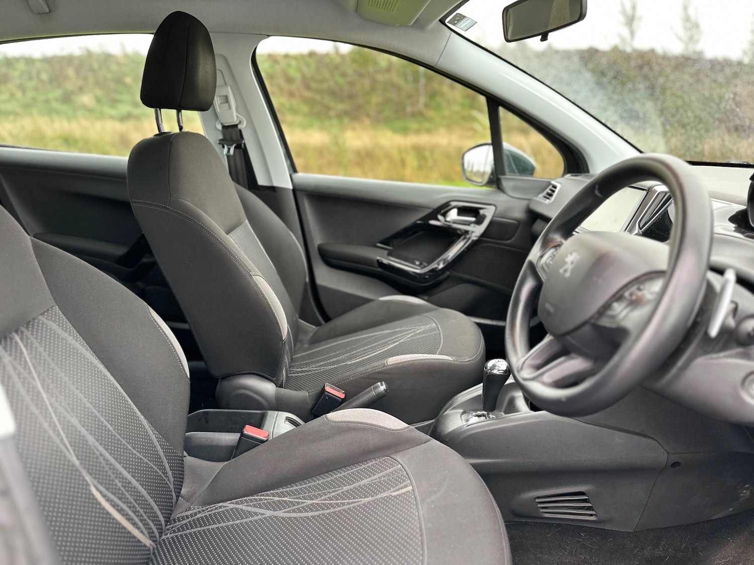 Used Peugeot 208 2013 for sale - 76404971: Photo 38