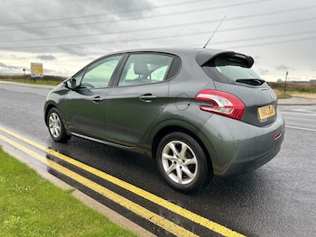 Used Peugeot 208 2013 for sale - 76404971: Photo