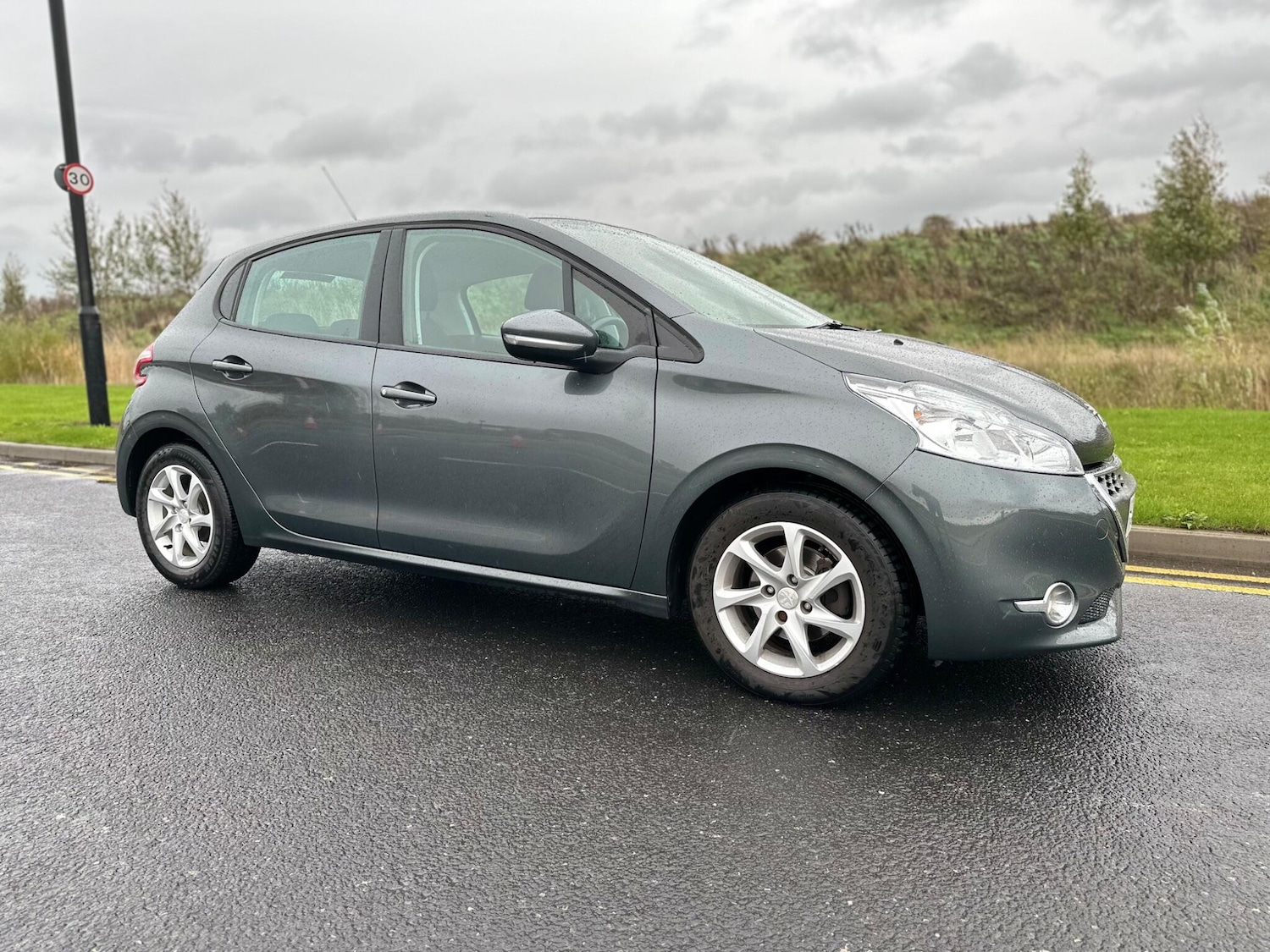 Used Peugeot 208 2013 for sale - 76404971: Photo 5