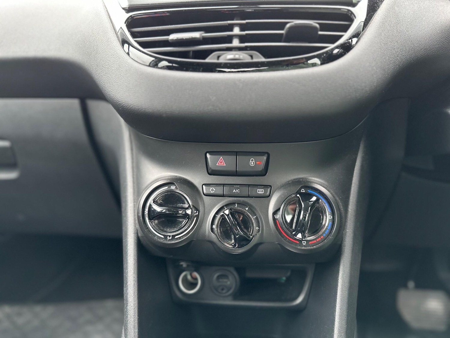 Used Peugeot 208 2013 for sale - 76404971: Photo 65